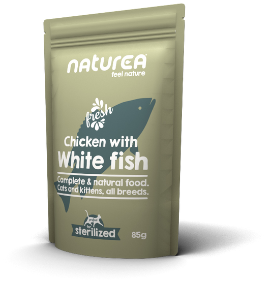 Naturea nedves eledel macskáknak fehér hallal